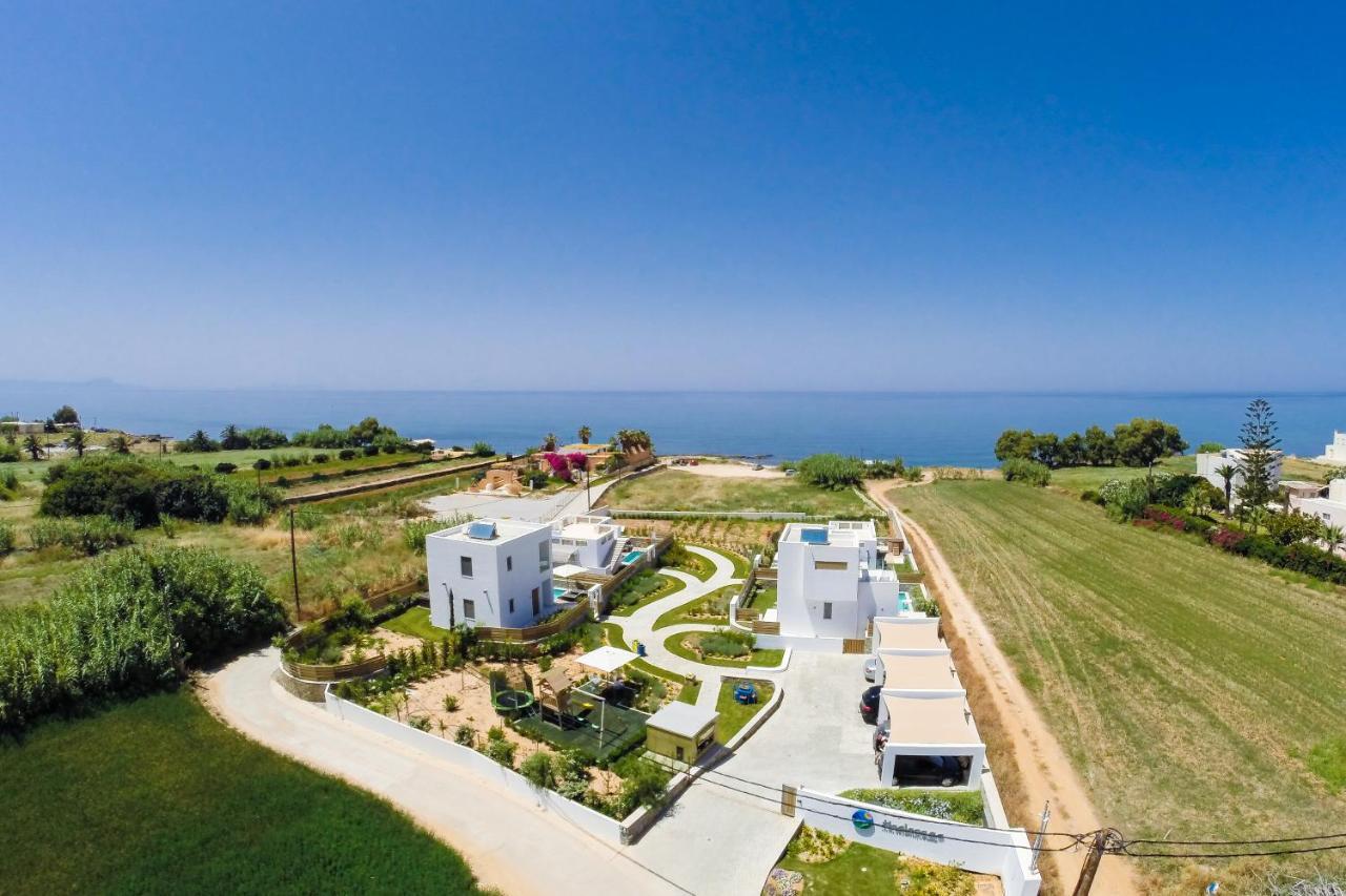 Thalasses * Adelianos Kampos