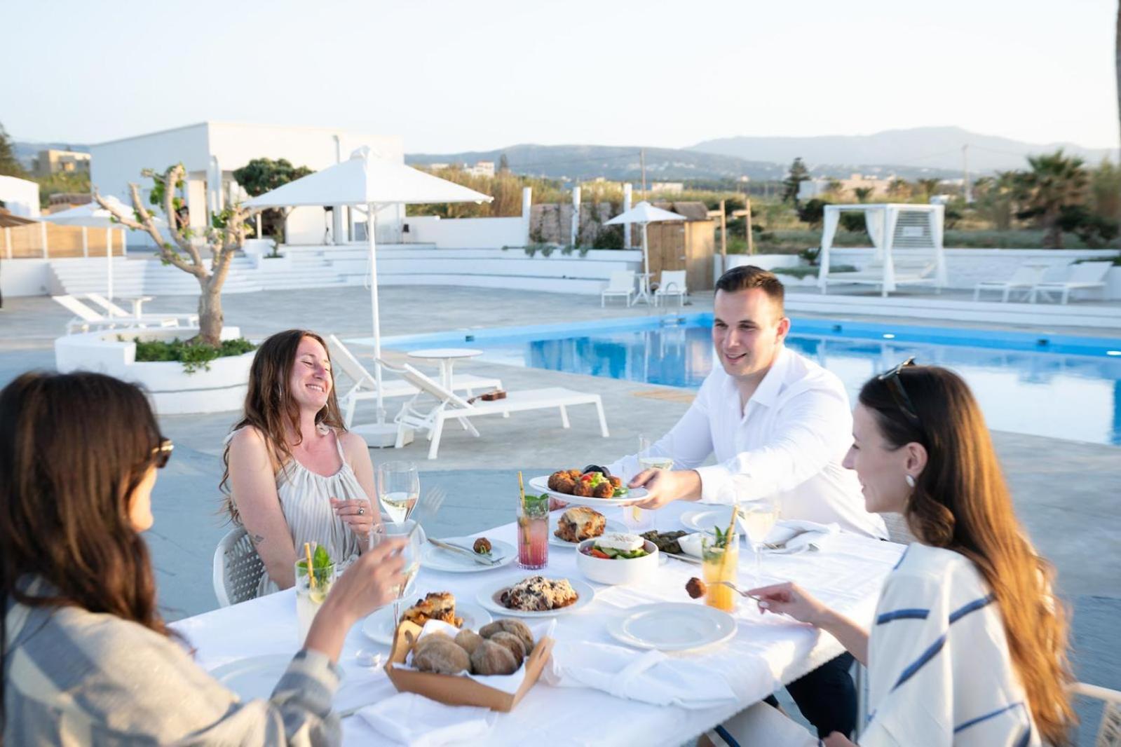 Thalasses Adelianos Kampos
